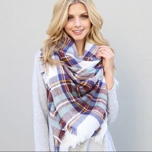 NWT Fringed Blanket Plaid Scarf Riah Fashion NWT